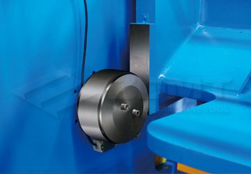 三點滾輪導軌結(jié)構(gòu).jpg 三點滾輪導軌結(jié)構(gòu).jpg