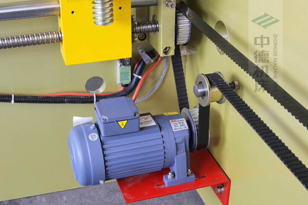 ZDP-4022強扭矩電機，后退料迅速，鋼絲同步帶精確更靜音.jpg