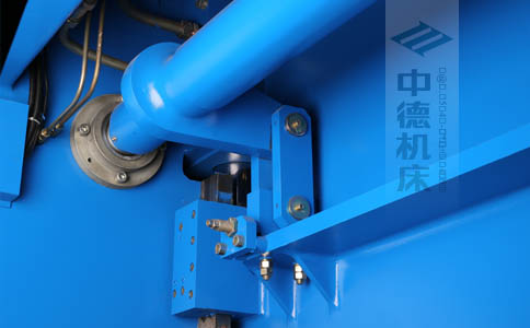 ZDPK-6325配有中德公司最新型扭軸同步裝置，強(qiáng)度高，能調(diào)節(jié)，專利技術(shù).jpg
